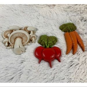 Vintage 70s Cottage Core Vegetable Decorations